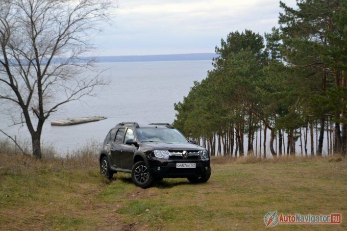 Renault Duster знаком каждому жителю нашей страны. Почти в каждом дворе крупного города есть такой автомобиль. После рестайлинга 2015 года он стал выглядеть гораздо привлекательнее. И несмотря на то, что он производится с 2011 года, Duster до сих пор не растерял своей популярности, даже в сравнении с более современными конкурентами.