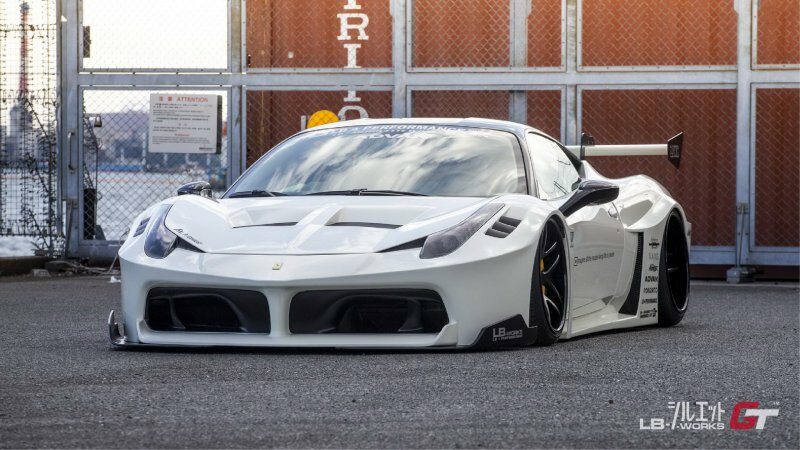 Ferrari 458 Italia в обвесе от Liberty Walk