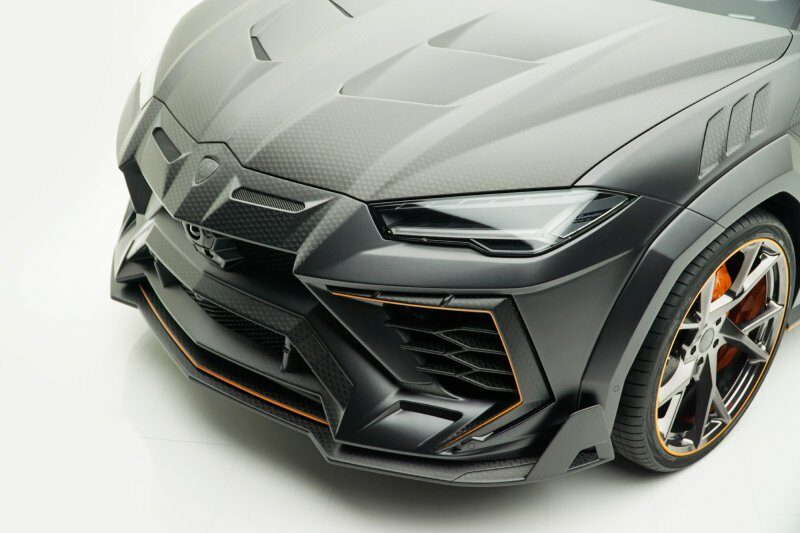 Lamborghini Urus в радикальном тюнинге от Mansory