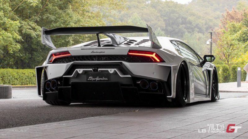 Обвес для Lamborghini Huracan от Liberty Walk