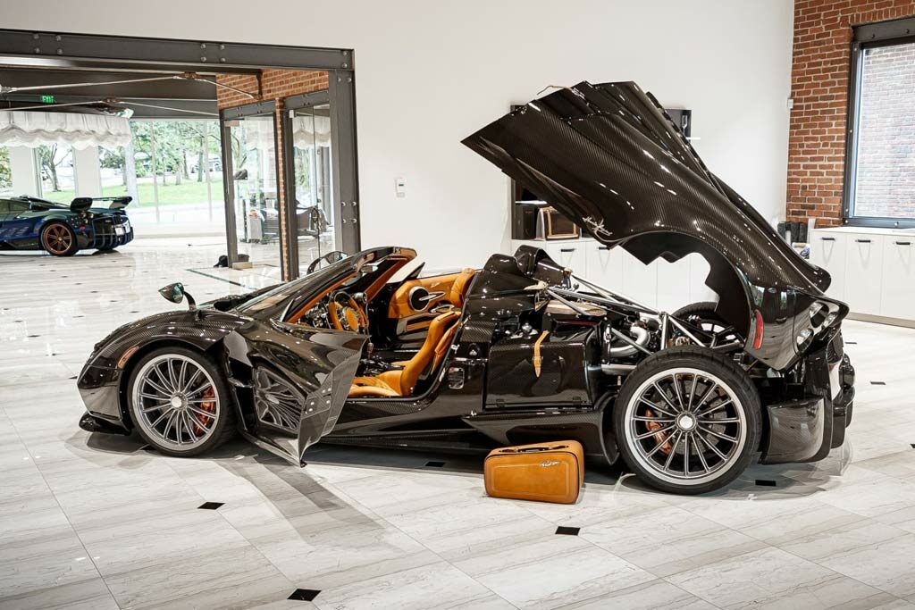 Pagani Huayra Roadster