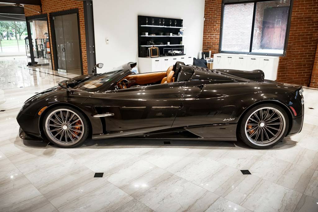 Pagani Huayra Roadster