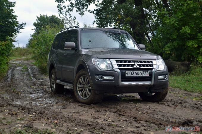 С Pajero можно и в дождь, и в грязь, и в снег и в брод – не страшно