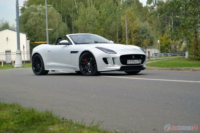 Этот F-type рождался почти 30 лет и был задуман как наследник легендарного E-type. Но счастливые времена настали только, когда компания перешла в руки индийской корпорации Tata