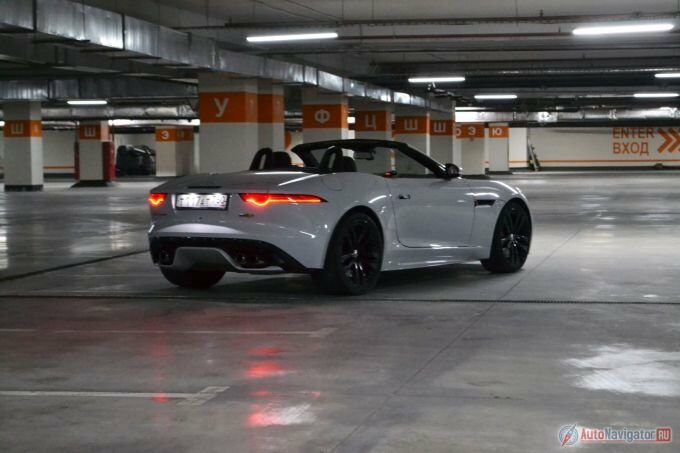 Купе F-type дешевле и имеет больше модификаций