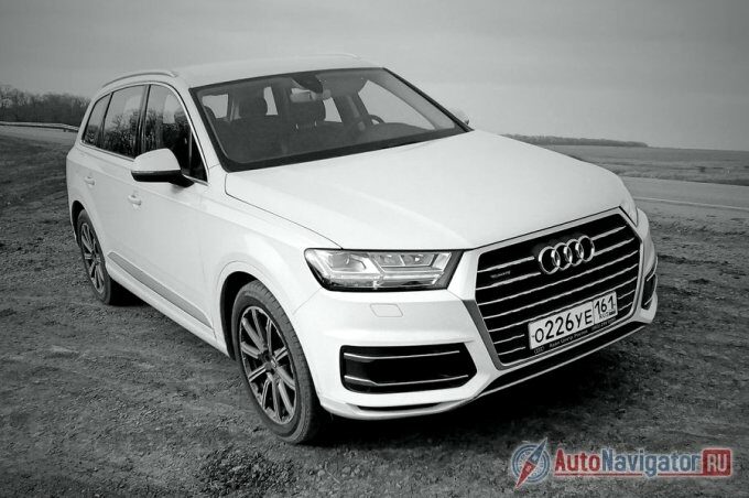 Выхода в свет нового поколения люкс-кроссовера Audi Q7 ждала вся мировая автомобильная общественность