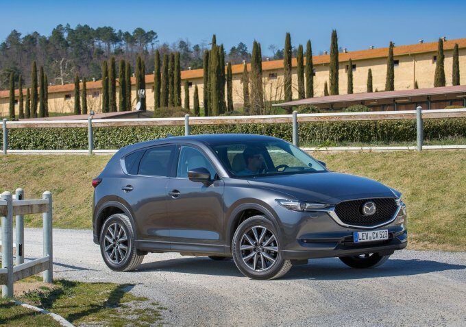 Новый Mazda CX-5 доступен покупателям в трех комплектациях