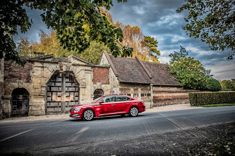 Тест драйв Skoda Superb 2020  цена благородства