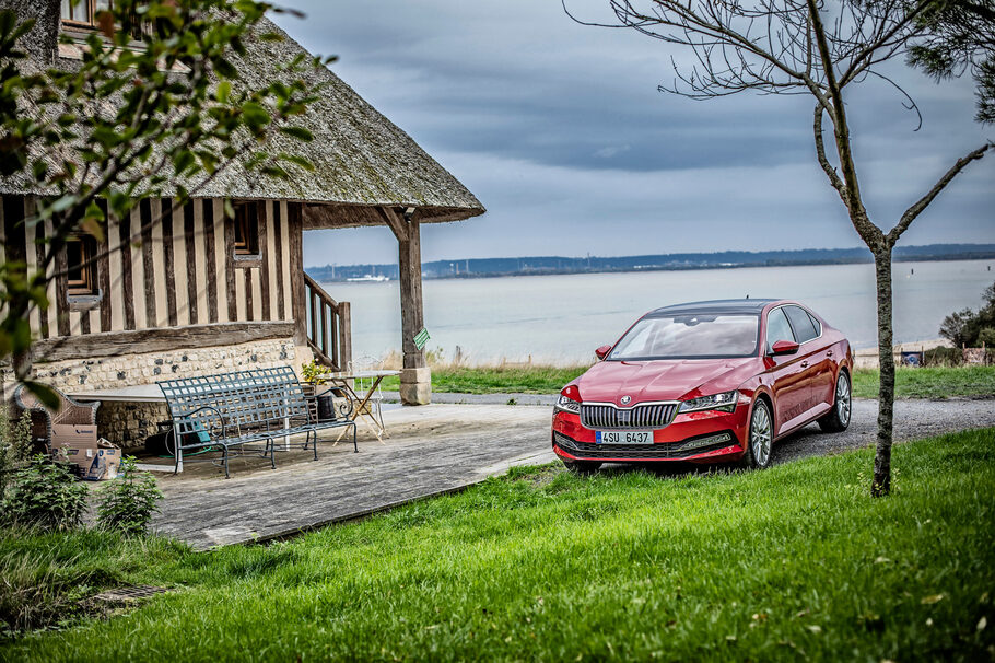 Тест драйв Skoda Superb 2020  цена благородства