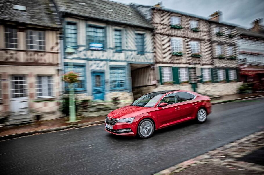 Тест драйв Skoda Superb 2020  цена благородства