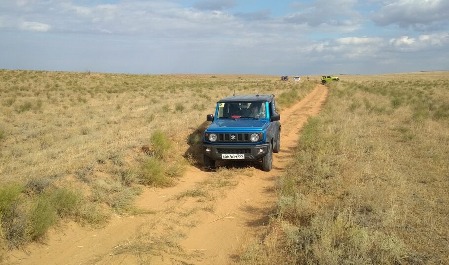 Тест драйв Suzuki Jimny  аскеза звезд