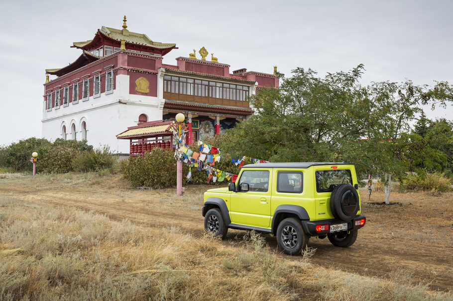 Тест драйв Suzuki Jimny  аскеза звезд