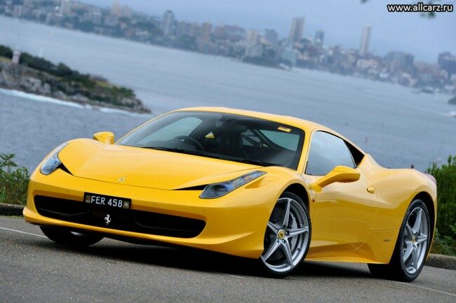 Фото суперкара Ferrari 458 Italia