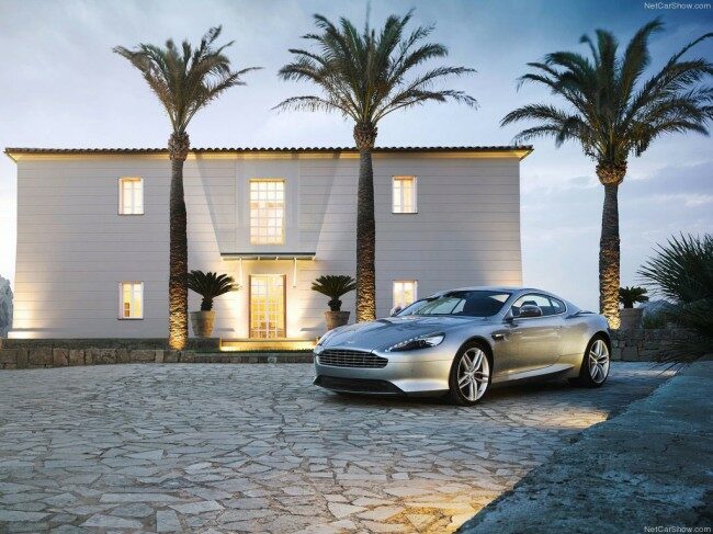 Обновленный Aston Martin DB9 2013 фото