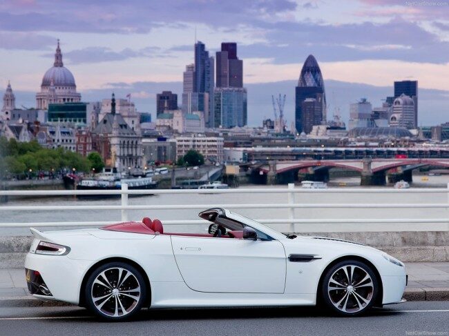 Aston Martin V12 Vantage Roadster