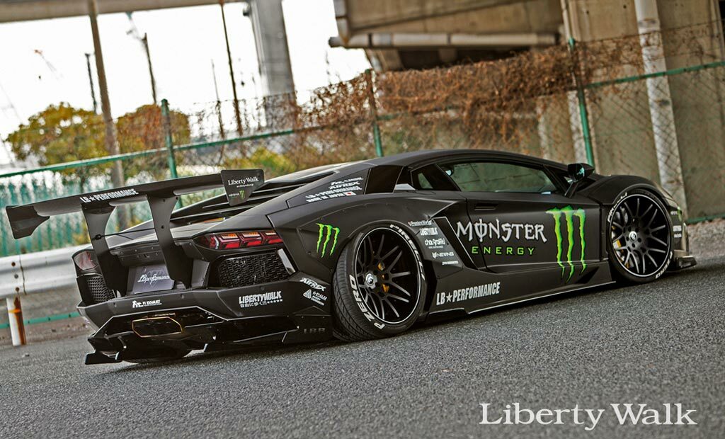 Обвес на Lamborghini Aventador от Liberty Walk