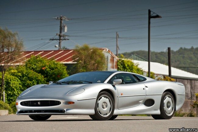 Фото суперкара Jaguar XJ220