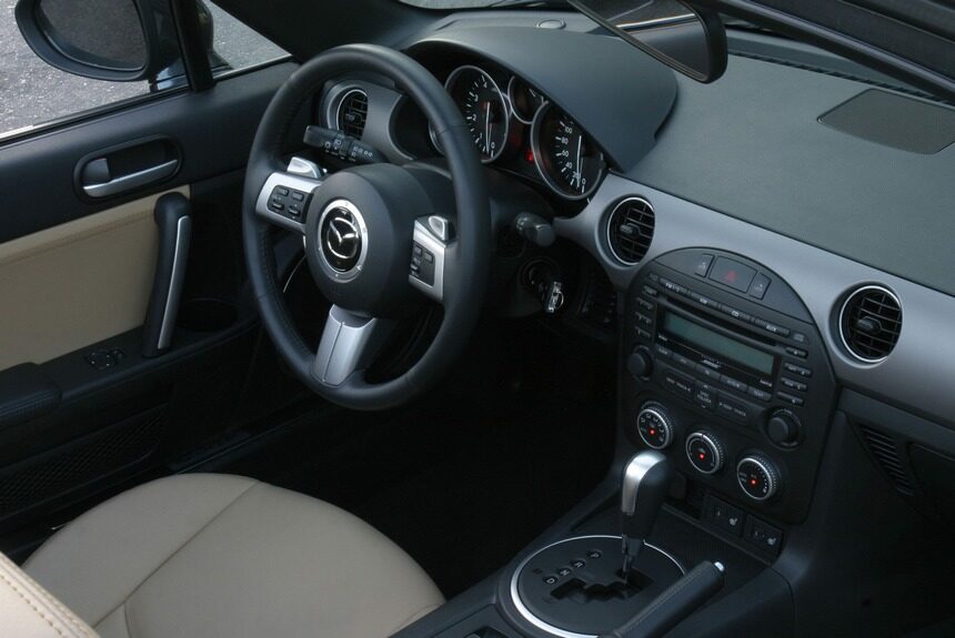 mazda_mx-5_roadster-coupe_interior-3138749