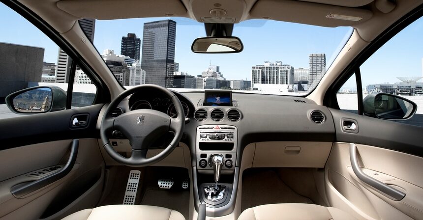 peugeot_408_china_interior-5968274