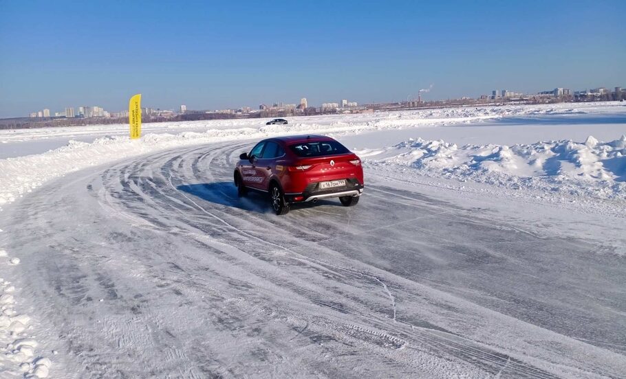 Зимний тест драйв Рено Аркана: коньки подпевают, звеня. Полный привод 4x4 на вариаторе