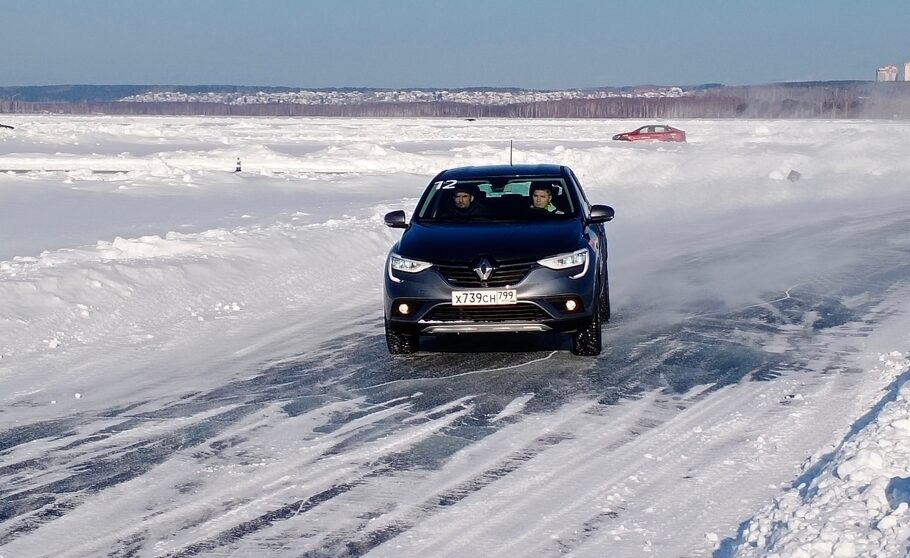 Зимний тест драйв Рено Аркана: коньки подпевают, звеня. Полный привод 4x4 на вариаторе