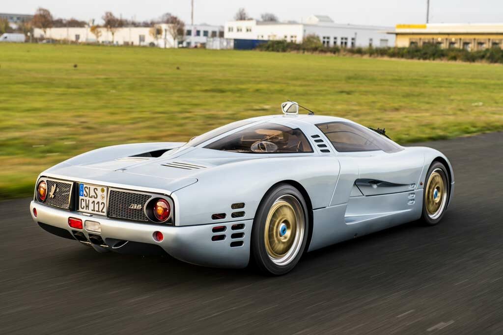 Isdera Commendatore 112i