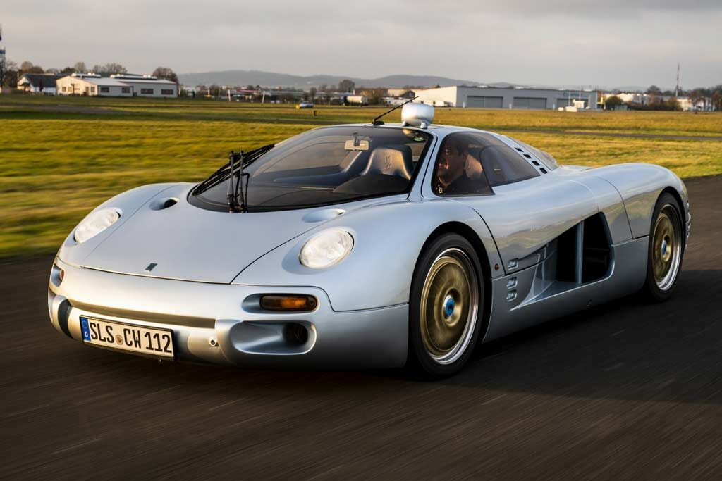 Isdera Commendatore 112i