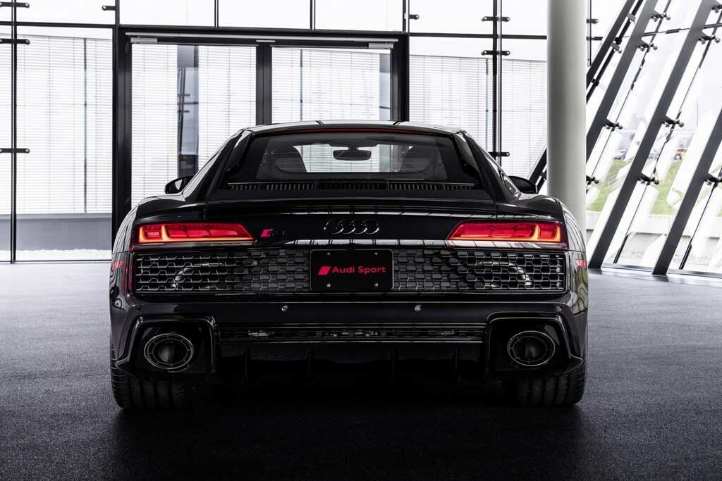 Audi R8 Black Panther