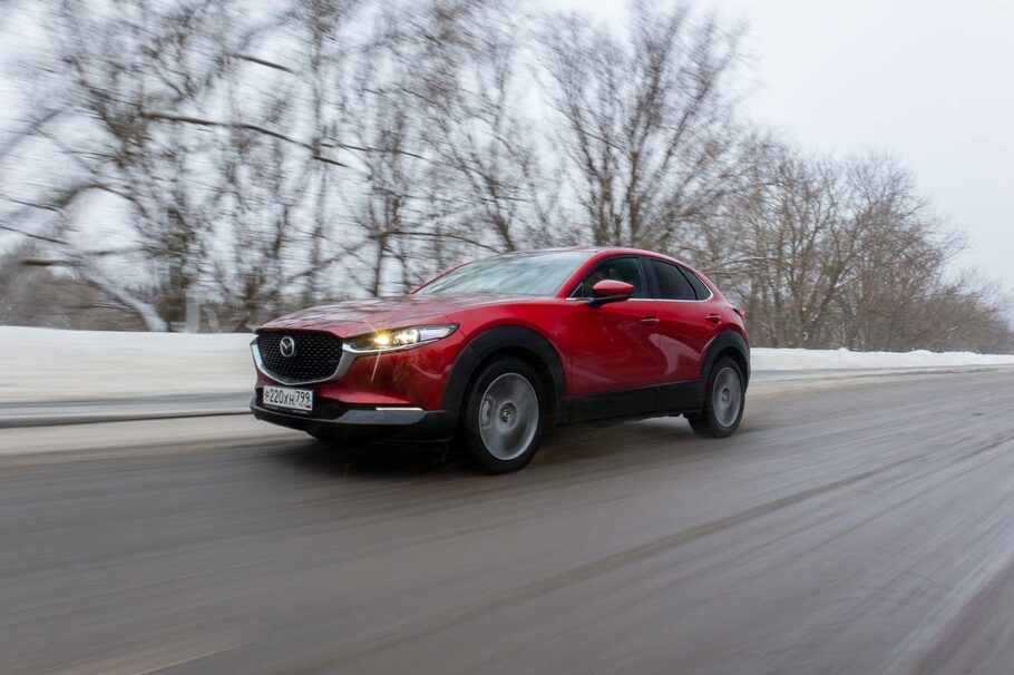 Тест драйв новой Mazda CX 30  выходит в Цвет