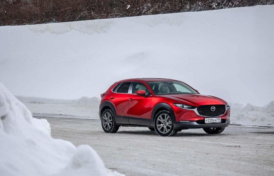 Тест драйв новой Mazda CX 30  выходит в Цвет