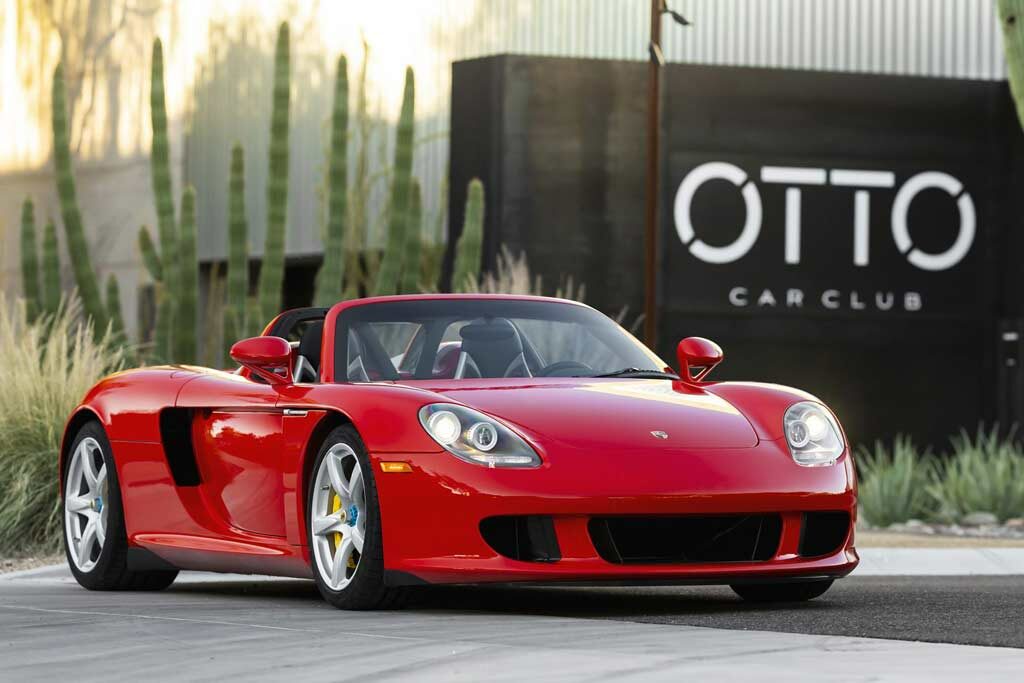 Красный Carrera GT